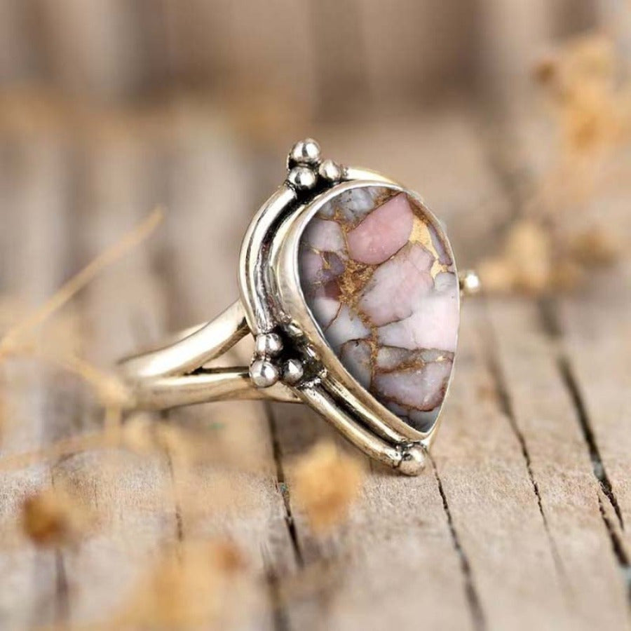 Handgjord bohemisk ring med rosa sten