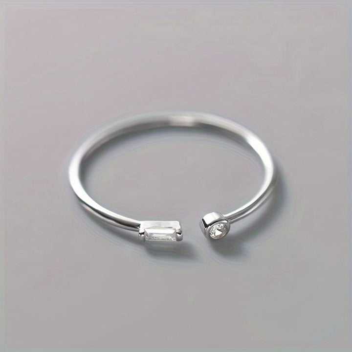 Minimalistisk ring med zirkonia