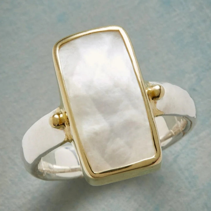 Bohemisk ring med pärlemor