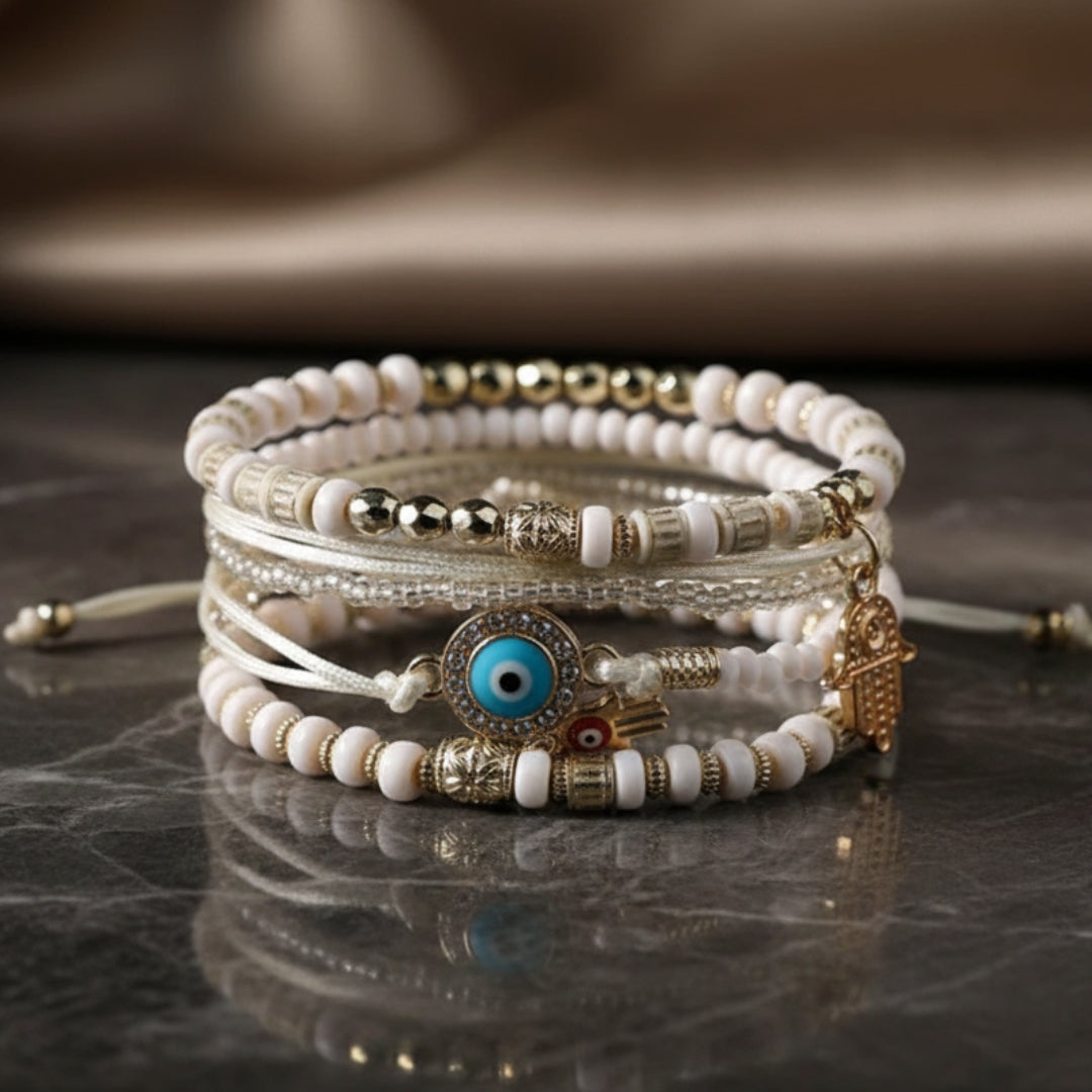 Armbandsset med Hamsa och vita pärldetaljer