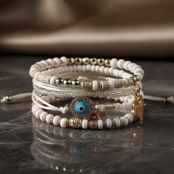 Armbandsset med Hamsa och vita pärldetaljer
