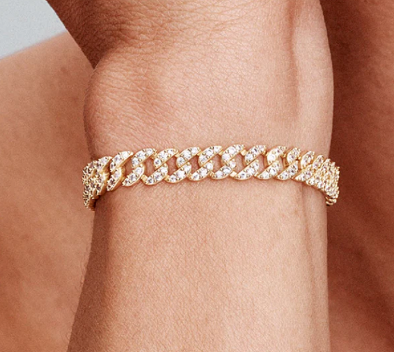 Kedjearmband med klara detaljer