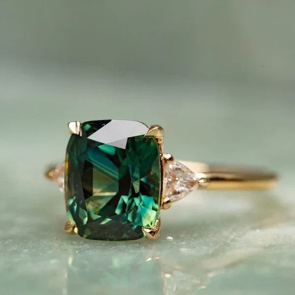 Seraphina Ring med Grön Kristall