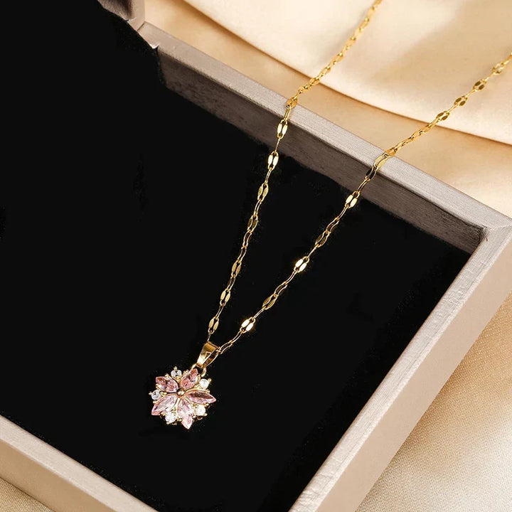 Liora Halsband med Rosa Blomhänge