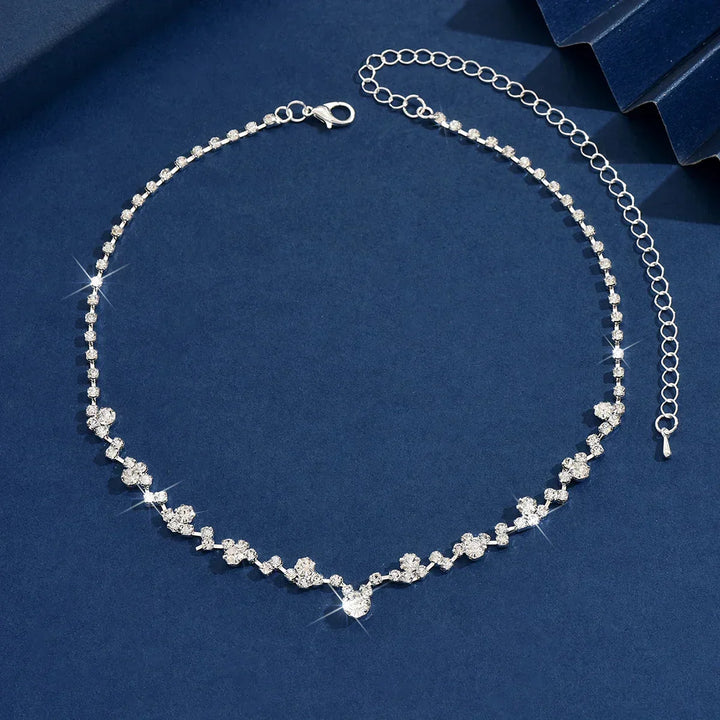 Elegant Brudhalsband med Kristalldetaljer