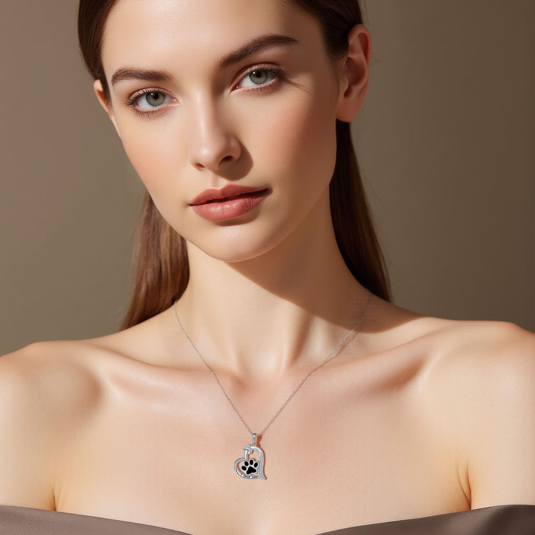 Halsband med Tassavtryckshänge