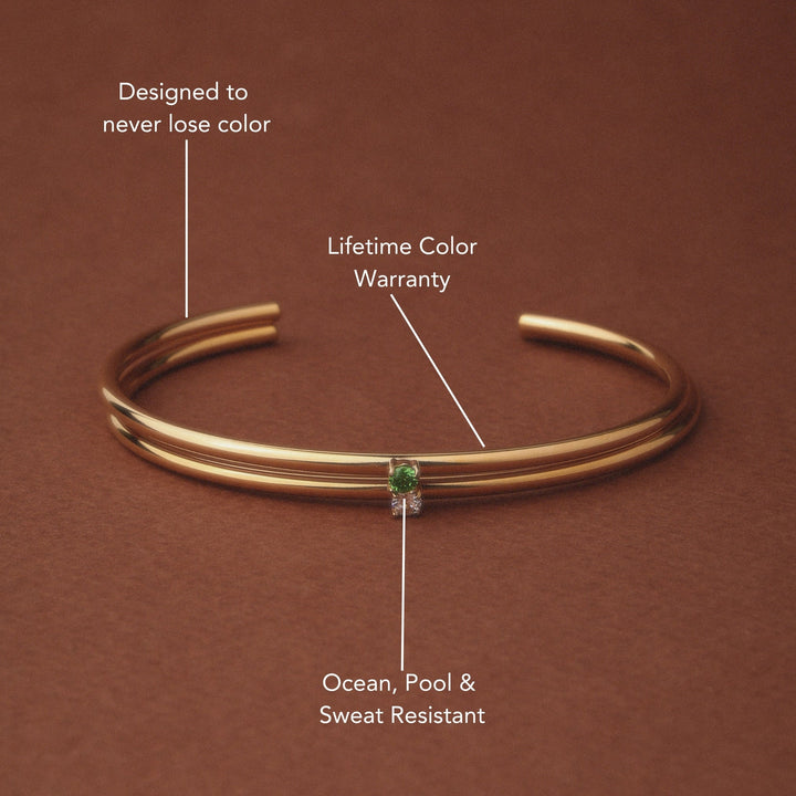 Tunn Armring med Grön Zirkon