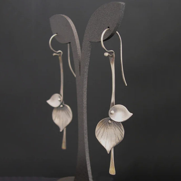 Vintageörhängen med Blad i Silverfärgad Finish