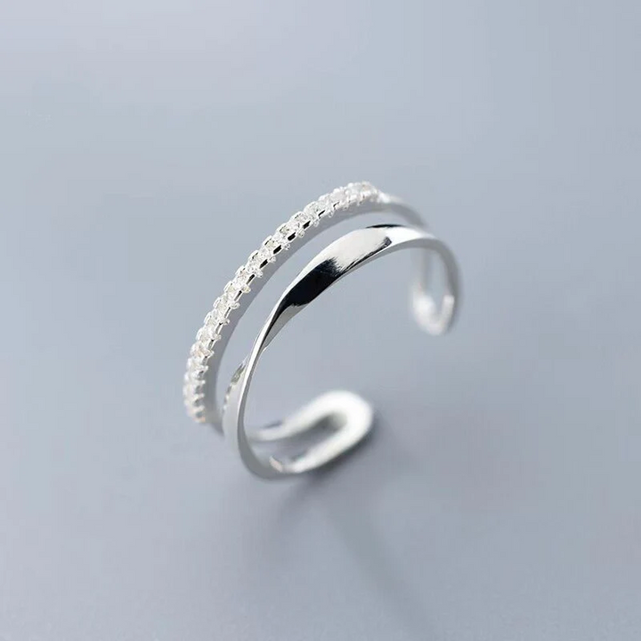 Justerbar ring med klara detaljer