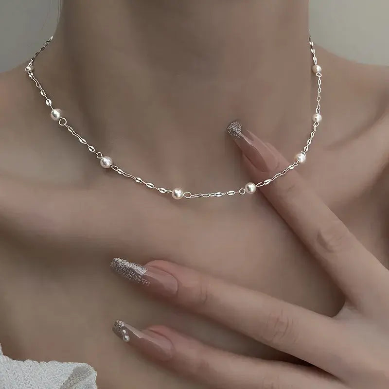 Asta Nätt Halsband med Pärldetaljer