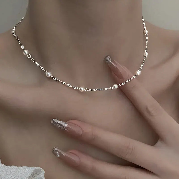 Asta Nätt Halsband med Pärldetaljer