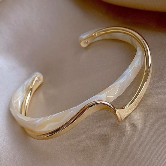 Ylva Våginspirerad Armring