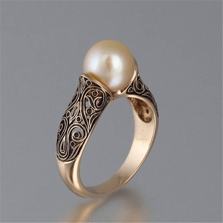 Vintageinspirerad ring med pärla