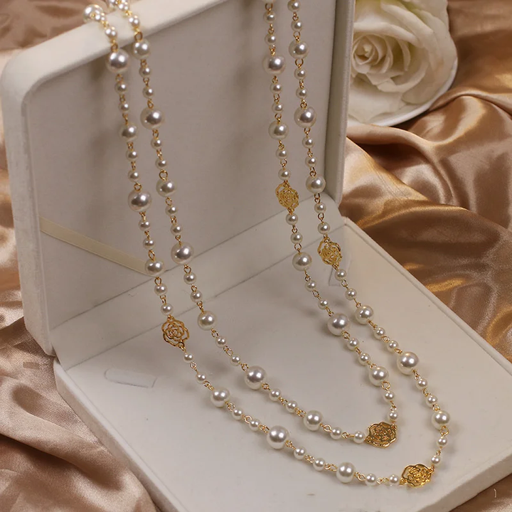 Rosalie Halsband med Pärlor i Lager