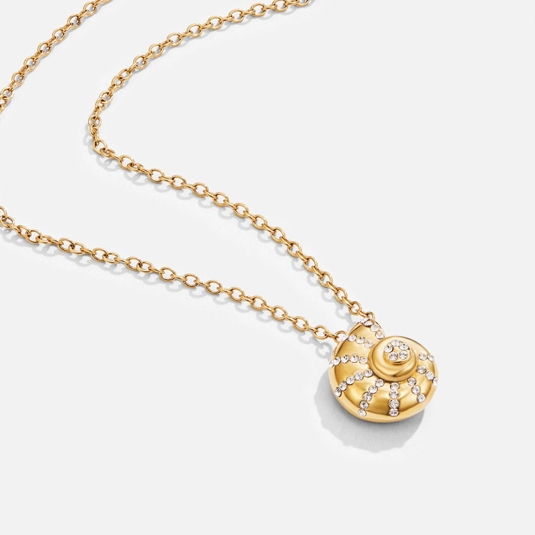 Halsband med Kristallprytt Snäckhänge